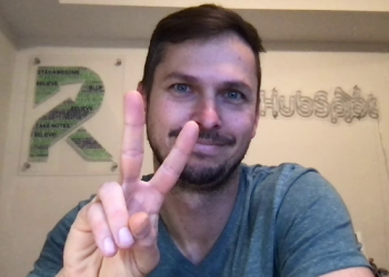 ceo-brendan-peace-sign ceo-brendan-peace-sign